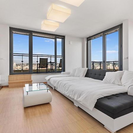 Sky Apartman In Bratislava - With 2 Parking Places ภายนอก รูปภาพ