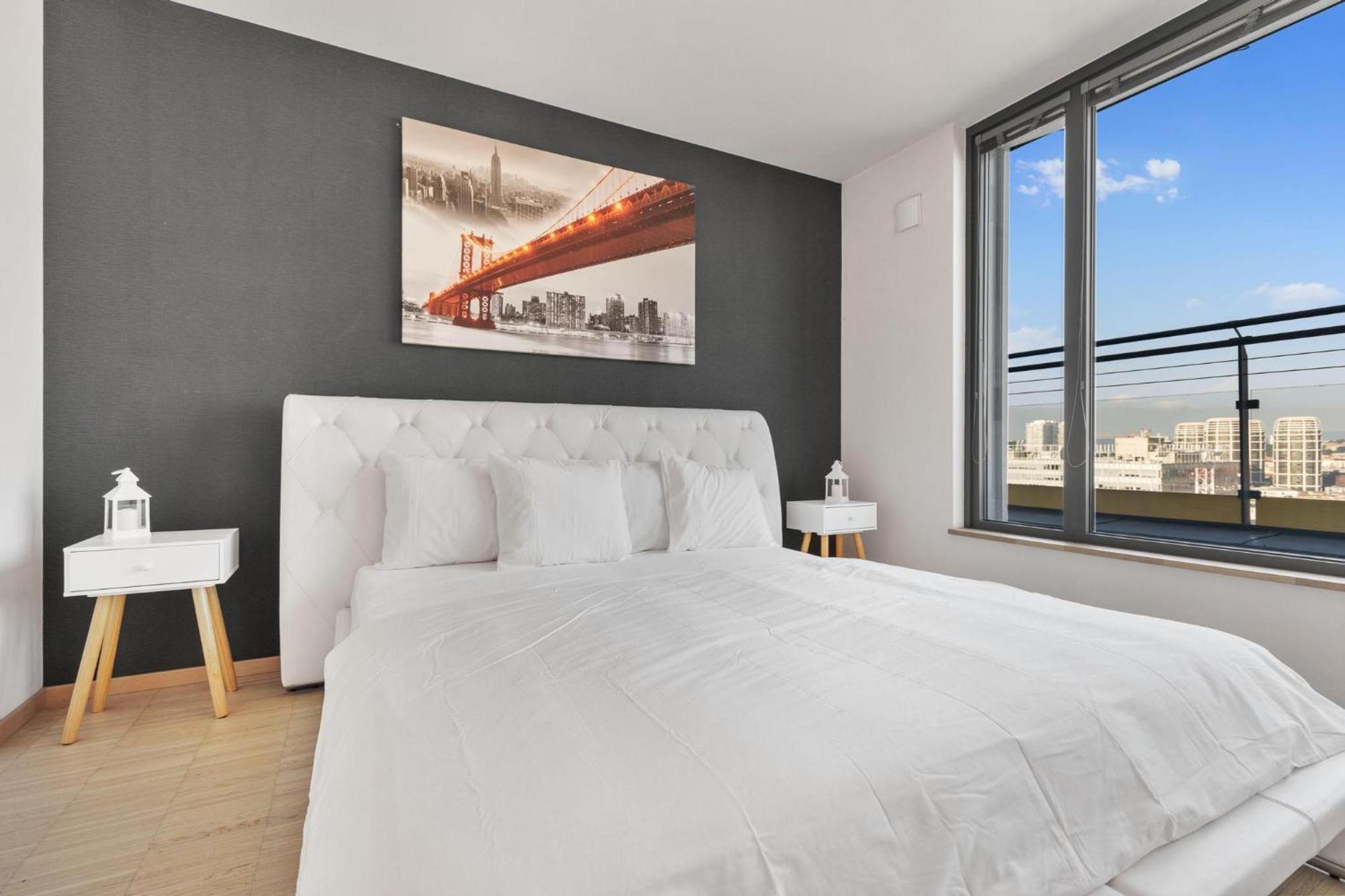 Sky Apartman In Bratislava - With 2 Parking Places ภายนอก รูปภาพ