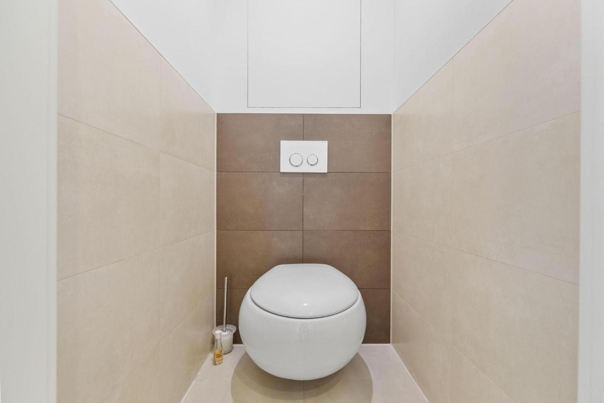 Sky Apartman In Bratislava - With 2 Parking Places ภายนอก รูปภาพ
